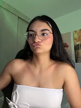 Cat2525 online show from April 2026 10:05:02 PM