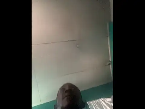 De maskedcouple online show from December 2025 01:06:02 PM