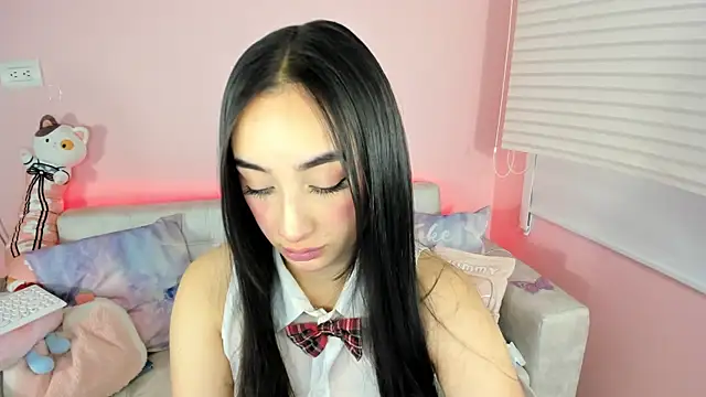 tinysara online show from April 2026 04:31:01 PM