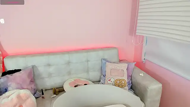 tinysara online show from June 2026 04:28:01 PM
