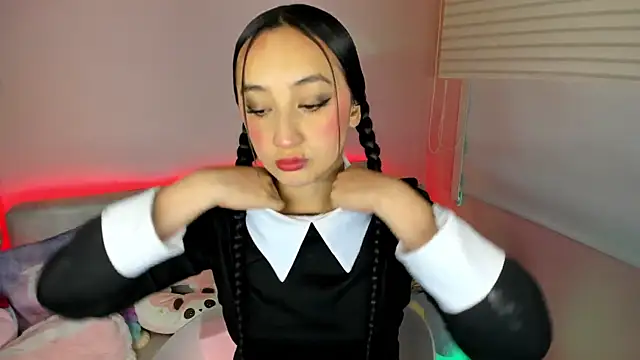 tinysara online show from July 2026 03:33:02 PM