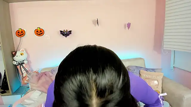 tinysara online show from October 2025 04:06:01 PM