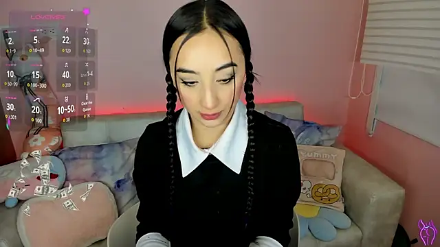 tinysara online show from March 2026 04:32:02 PM