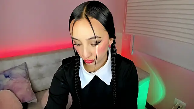 tinysara online show from July 2026 04:08:01 PM