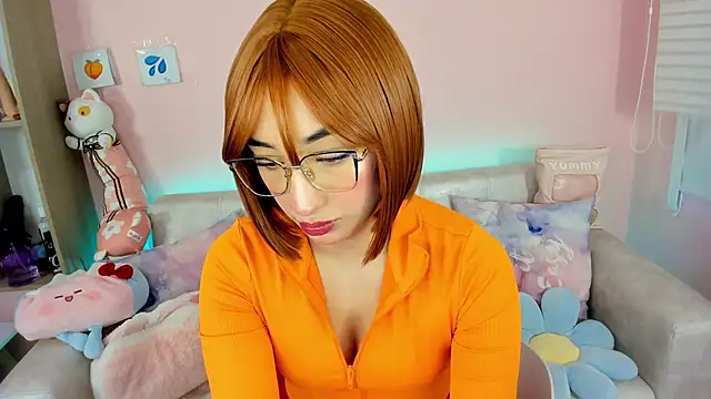 tinysara online show from November 2025 04:17:01 PM