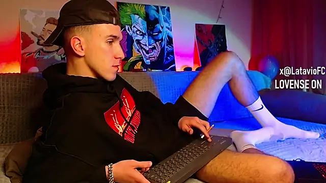 Snapshot of Midnighter_ chatting on January 2025 09:04:02 AM Midnighter online show from January 2025 09:04:02 AM