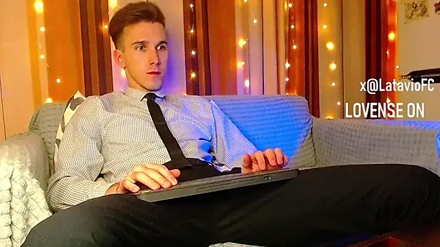 Midnighter  online show from December 2025 10:54:01 PM