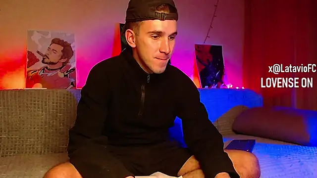 Snapshot of Midnighter_ chatting on February 2025 04:03:02 AM Midnighter online show from February 2025 04:03:02 AM