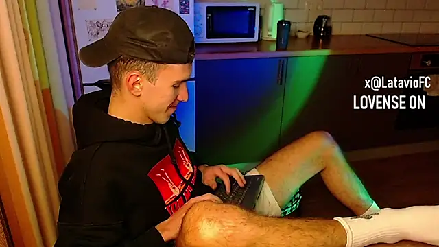 Snapshot of Midnighter_ chatting on September 2025 02:39:01 AM Midnighter online show from September 2025 02:39:01 AM