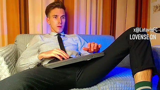 Midnighter  online show from November 2025 12:54:01 AM