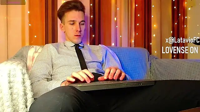 Midnighter  online show from February 2026 02:02:01 PM