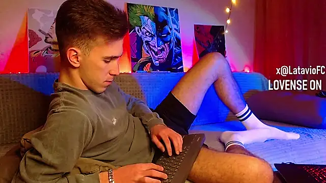 Snapshot of Midnighter_ chatting on March 2025 10:15:02 PM Midnighter online show from March 2025 10:15:02 PM