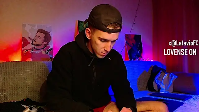 Snapshot of Midnighter_ chatting on February 2025 10:21:02 PM Midnighter online show from February 2025 10:21:02 PM