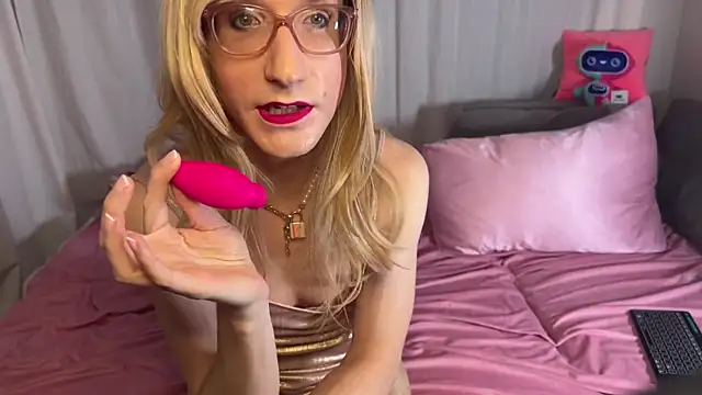 Snapshot of mellowditz chatting on December 2024 10:00:01 PM mellowditz online show from December 2024 10:00:01 PM