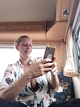 WildScorpio86 online show from December 2025 08:42:01 AM