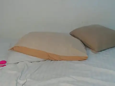 wetmypants online show from May 2026 08:43:02 AM
