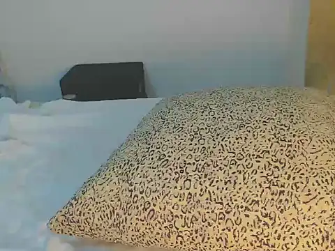 Snapshot of wetmypants chatting on October 2025 08:38:02 AM wetmypants online show from October 2025 08:38:02 AM