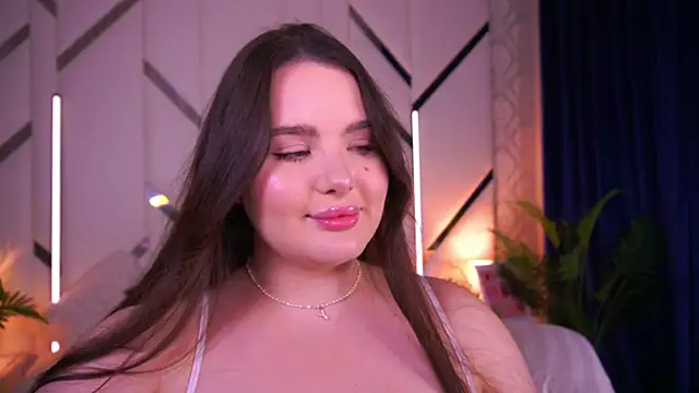 Snapshot of CuteAmberr chatting on December 2025 12:57:02 AM CuteAmberr online show from December 2025 12:57:02 AM