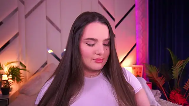 Snapshot of CuteAmberr chatting on October 2025 12:31:02 AM CuteAmberr online show from October 2025 12:31:02 AM