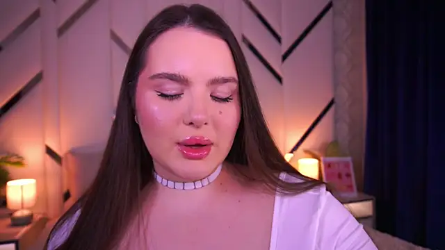 CuteAmberr online show from March 2026 12:01:02 AM