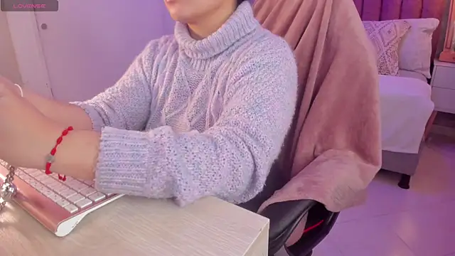 scarlet miller1 online show from October 2025 11:55:01 AM