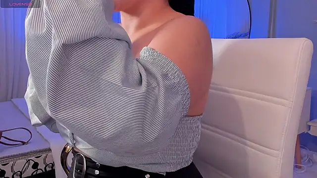 scarlet miller1 online show from November 2025 01:04:01 PM