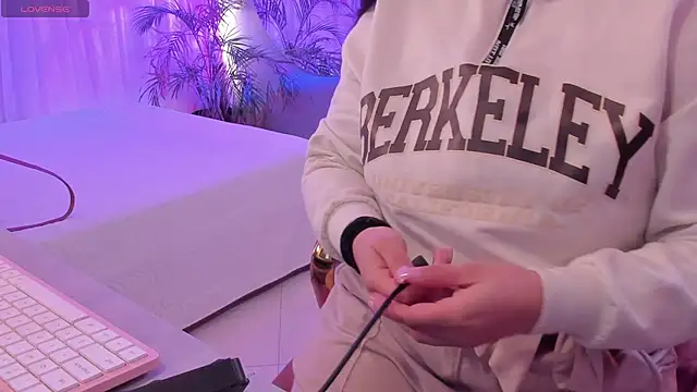 scarlet miller1 online show from November 2025 12:33:02 PM