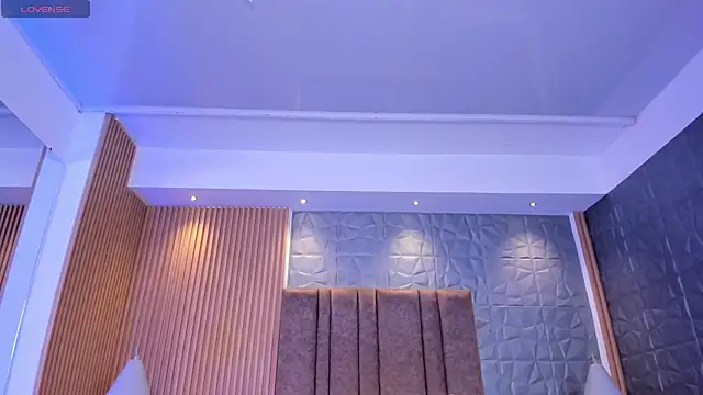 charlottewhitte online show from November 2025 01:15:02 PM