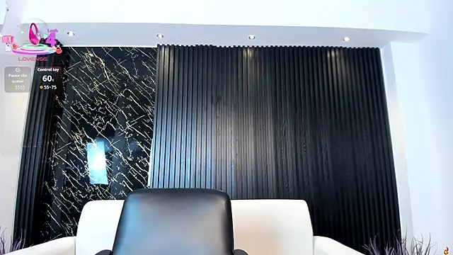 charlottewhitte online show from October 2025 12:29:02 PM