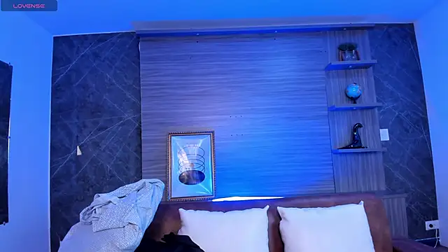 charlottewhitte online show from October 2025 12:17:01 PM