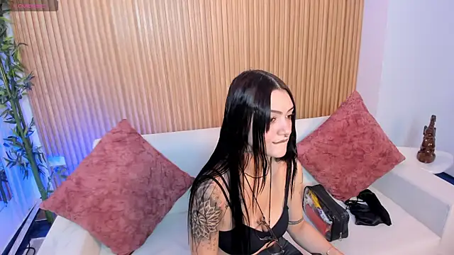 charlottewhitte online show from November 2025 03:56:02 PM