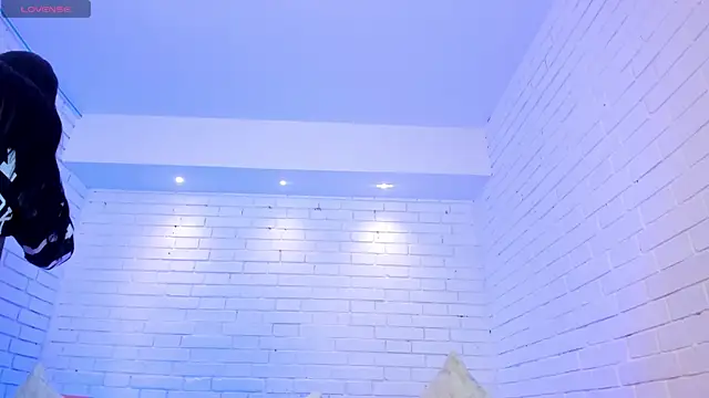 charlottewhitte online show from December 2025 12:04:01 PM