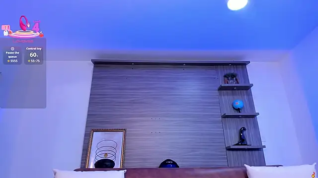 charlottewhitte online show from September 2025 11:43:01 AM