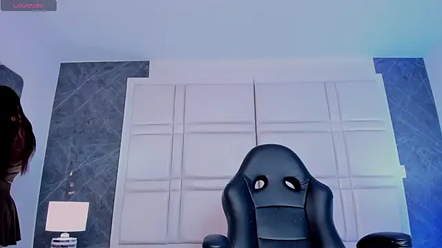 charlottewhitte online show from July 2026 10:56:01 AM