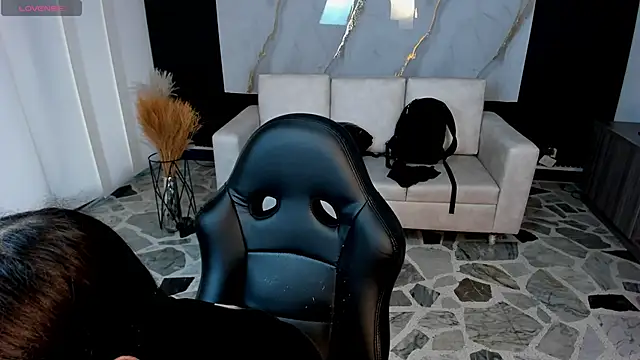 charlottewhitte online show from March 2026 11:25:02 AM