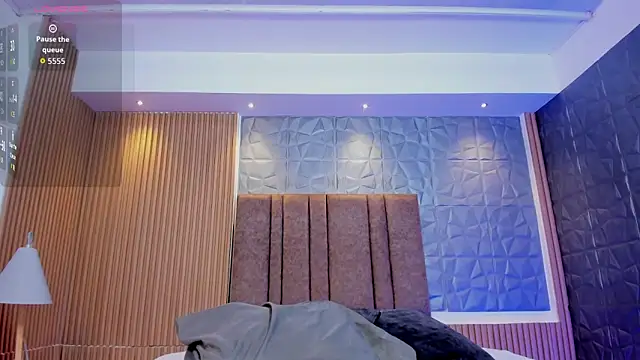 charlottewhitte online show from March 2026 12:28:01 PM