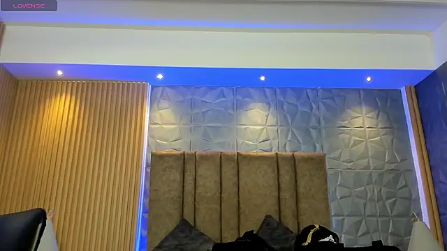 charlottewhitte online show from September 2025 12:22:01 PM