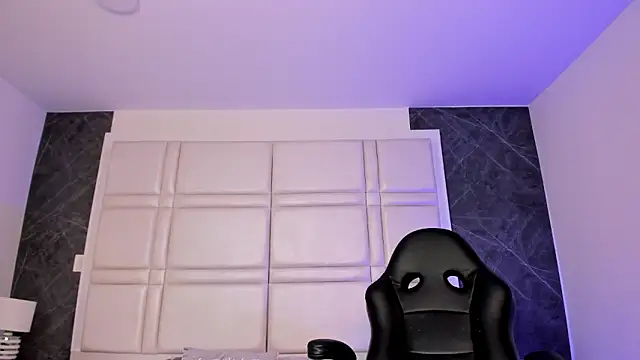 charlottewhitte online show from May 2026 11:24:02 AM