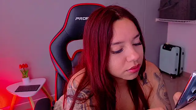 Snapshot of samantha_tattu chatting on May 2026 06:47:01 PM samantha tattu online show from May 2026 06:47:01 PM