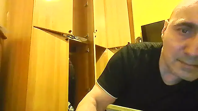 Analove1976 online show from April 2026 06:36:02 PM