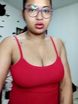 Snapshot of chalohott chatting on October 2025 08:59:02 AM chalohott online show from October 2025 08:59:02 AM