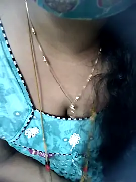 tuttifrutti17 online show from March 2026 04:57:01 AM