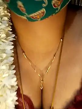 tuttifrutti17 online show from February 2025 05:30:02 PM