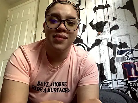 QueenNuttCollector online show from May 2026 04:33:01 PM