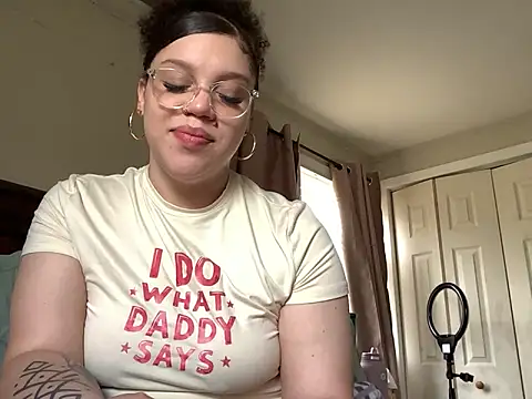 QueenNuttCollector online show from April 2026 04:41:02 PM