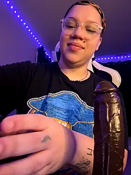 Snapshot of QueenNuttCollector chatting on October 2025 09:56:02 AM QueenNuttCollector online show from October 2025 09:56:02 AM
