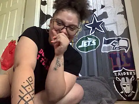 QueenNuttCollector online show from May 2026 04:46:02 PM