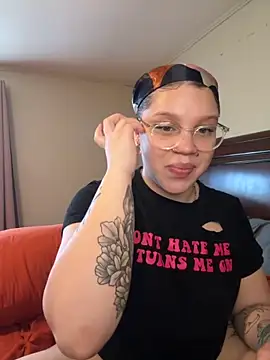 Snapshot of QueenNuttCollector chatting on September 2025 09:02:01 PM QueenNuttCollector online show from September 2025 09:02:01 PM