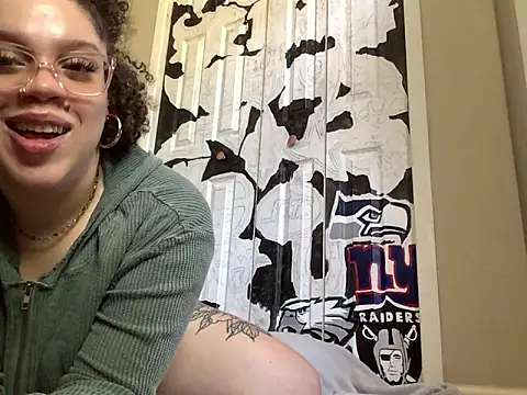 QueenNuttCollector online show from May 2026 04:23:02 PM