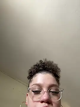 QueenNuttCollector online show from February 2026 05:13:01 PM